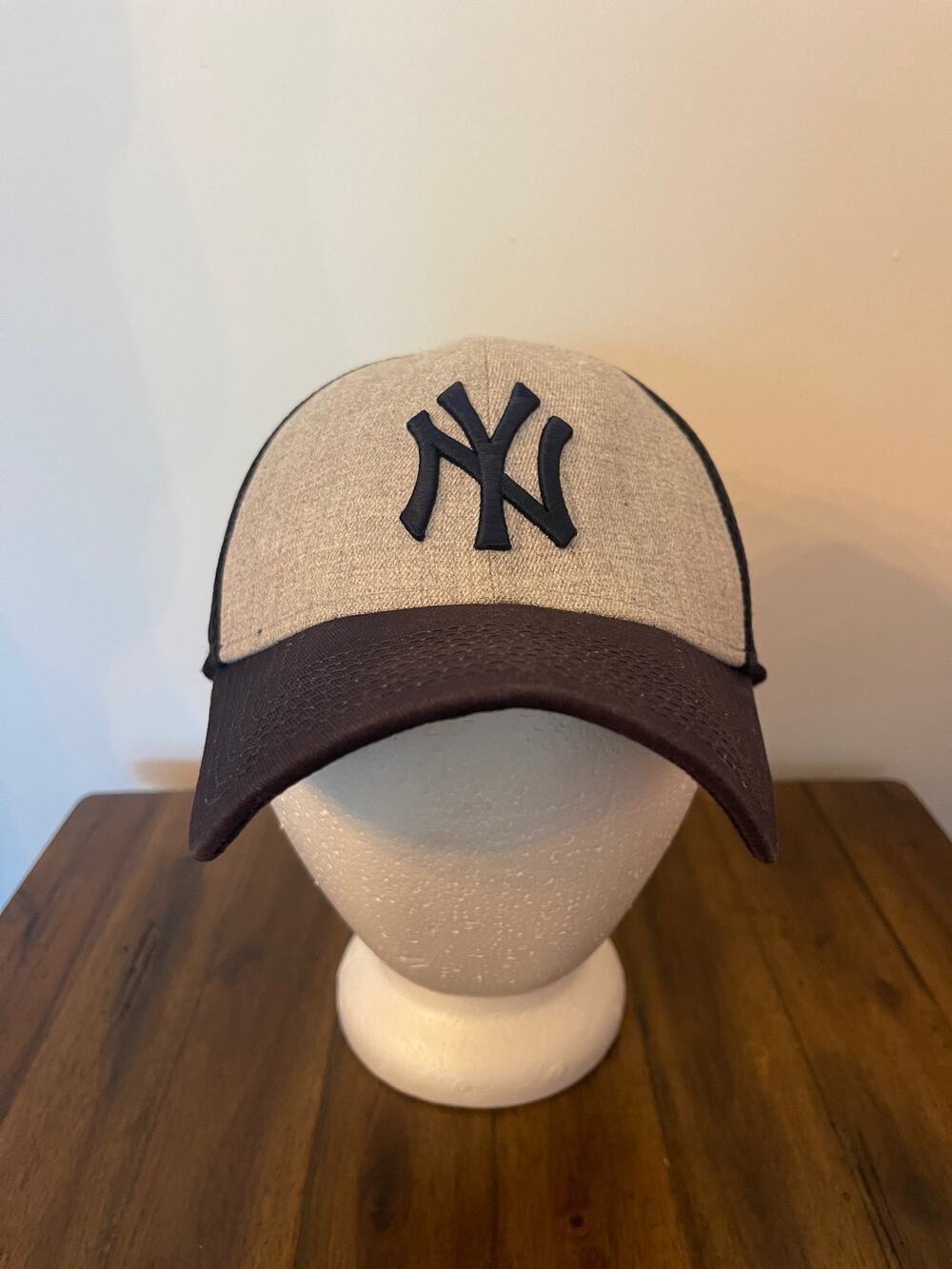 MLB NY New York Yankees New Era Mesh Baseball Hat Size Medium Large